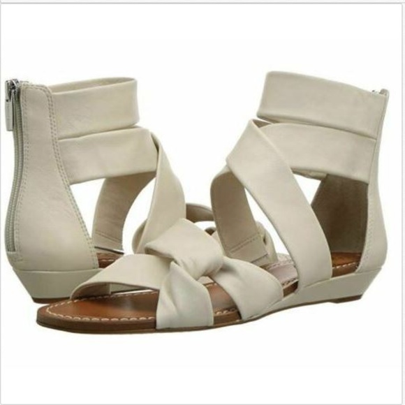 vince camuto seevina sandals